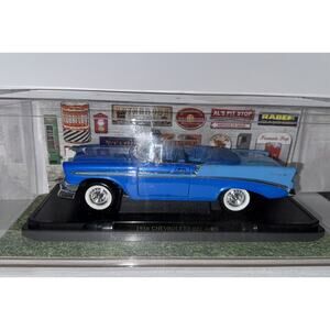 1956 CHEVROLET BEL AIR CONVERTIBLE BLUE 2-TONE 1/18 ROAD SIGNATURE 92128 W/ CASE
